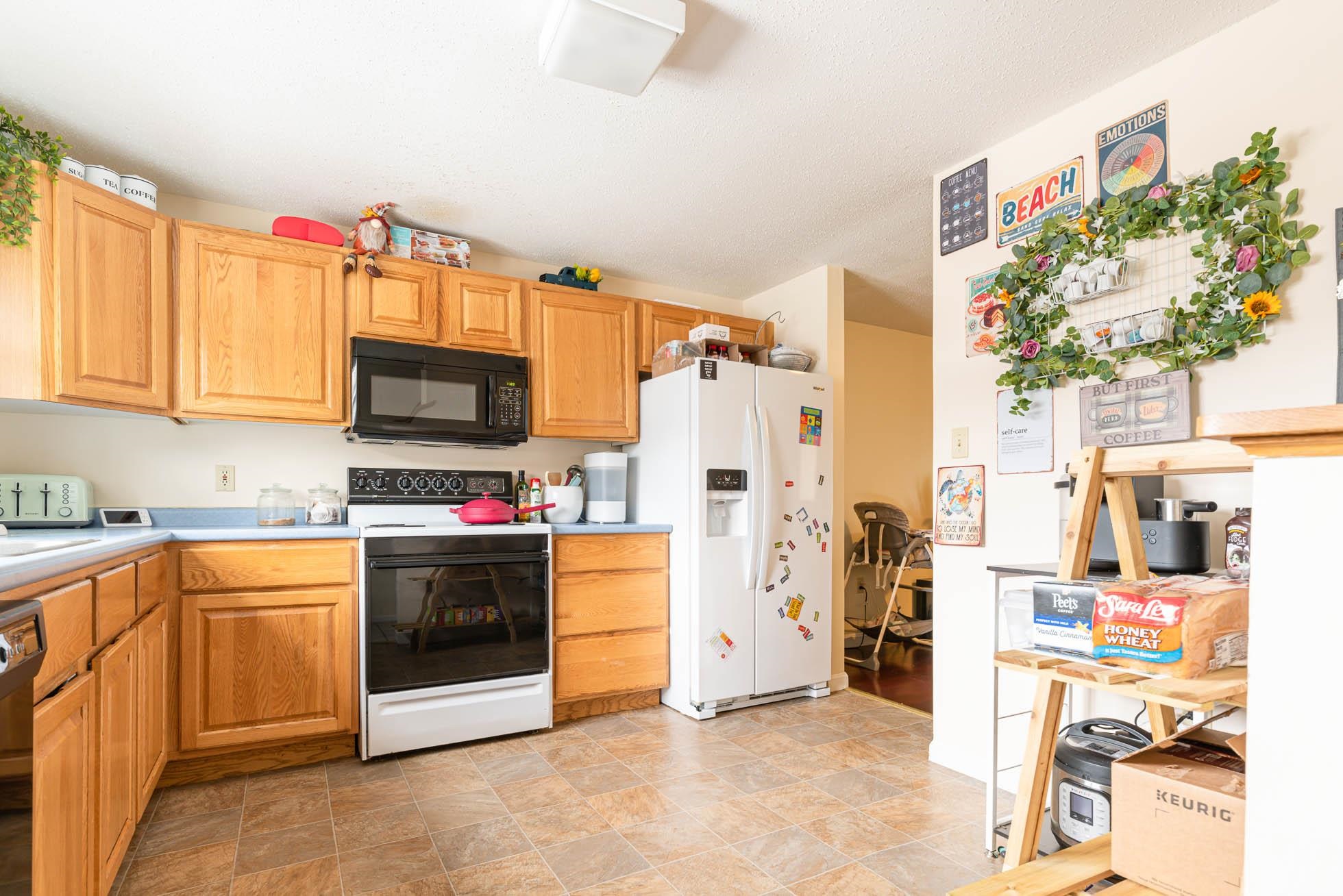33 Long Hill Road, Unit 33 Peterborough, NH 03458 - Photo 3 of 26