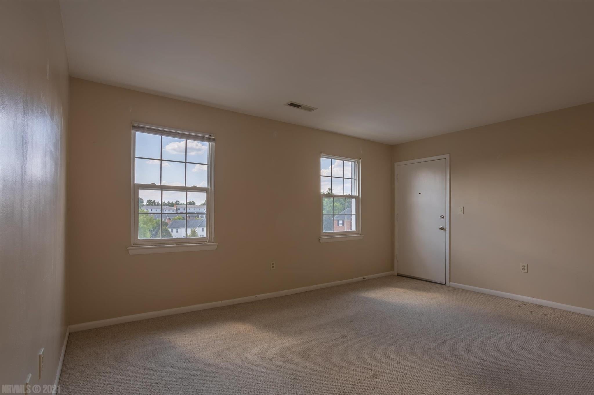 311 Loudon Road, Unit 332 Blacksburg, VA 24060 - Photo 15 of 16 Gallery Image 15