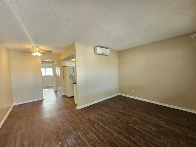 $1,150 | 201 Northwest Jefferson Circle North, Unit 2, St. Petersburg, FL 33702