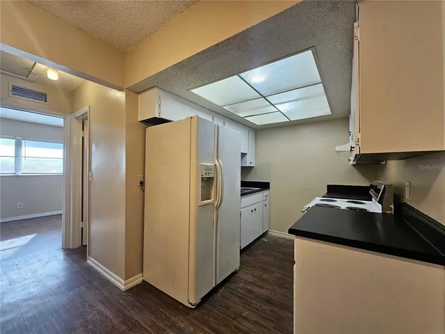 $1,150 | 201 Northwest Jefferson Circle North, Unit 2, St. Petersburg, FL 33702