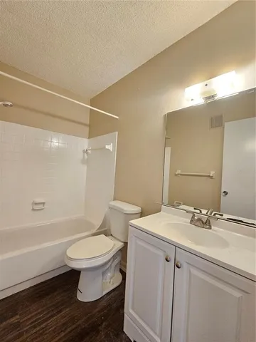 $1,150 | 201 Northwest Jefferson Circle North, Unit 2, St. Petersburg, FL 33702