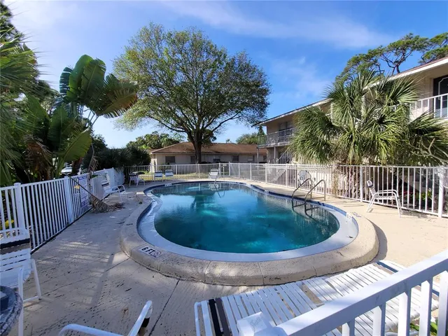 $1,150 | 201 Northwest Jefferson Circle North, Unit 2, St. Petersburg, FL 33702