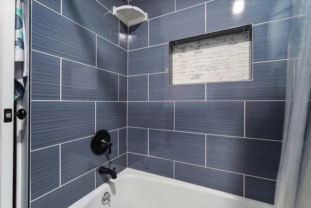 $299,900 | 203 Centennial Avenue, Normal, IL 61761