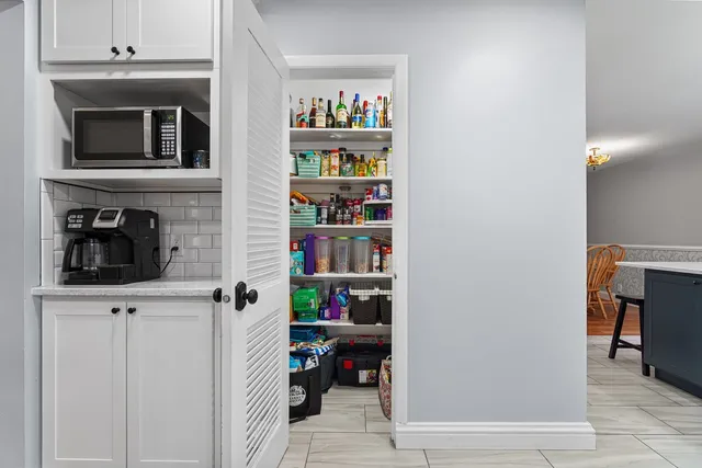 $299,900 | 203 Centennial Avenue, Normal, IL 61761