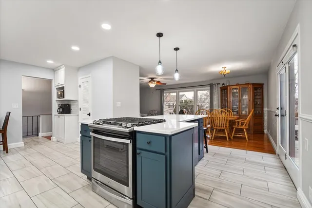 $299,900 | 203 Centennial Avenue, Normal, IL 61761