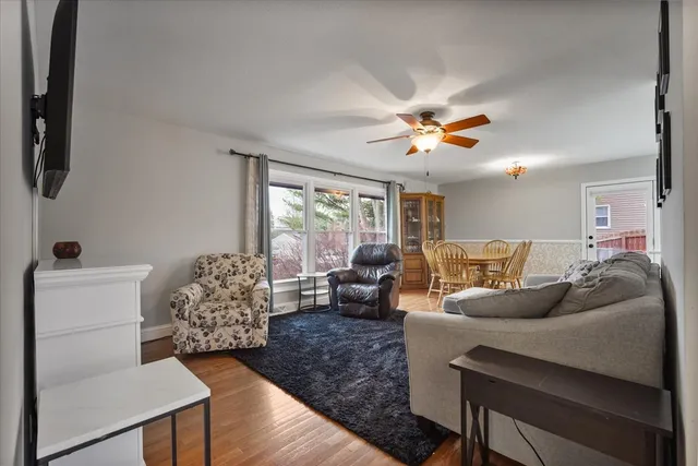 $299,900 | 203 Centennial Avenue, Normal, IL 61761