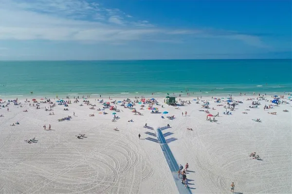$3,500 | 1250 North Portofino Drive, Unit 303, Sarasota, FL 34242