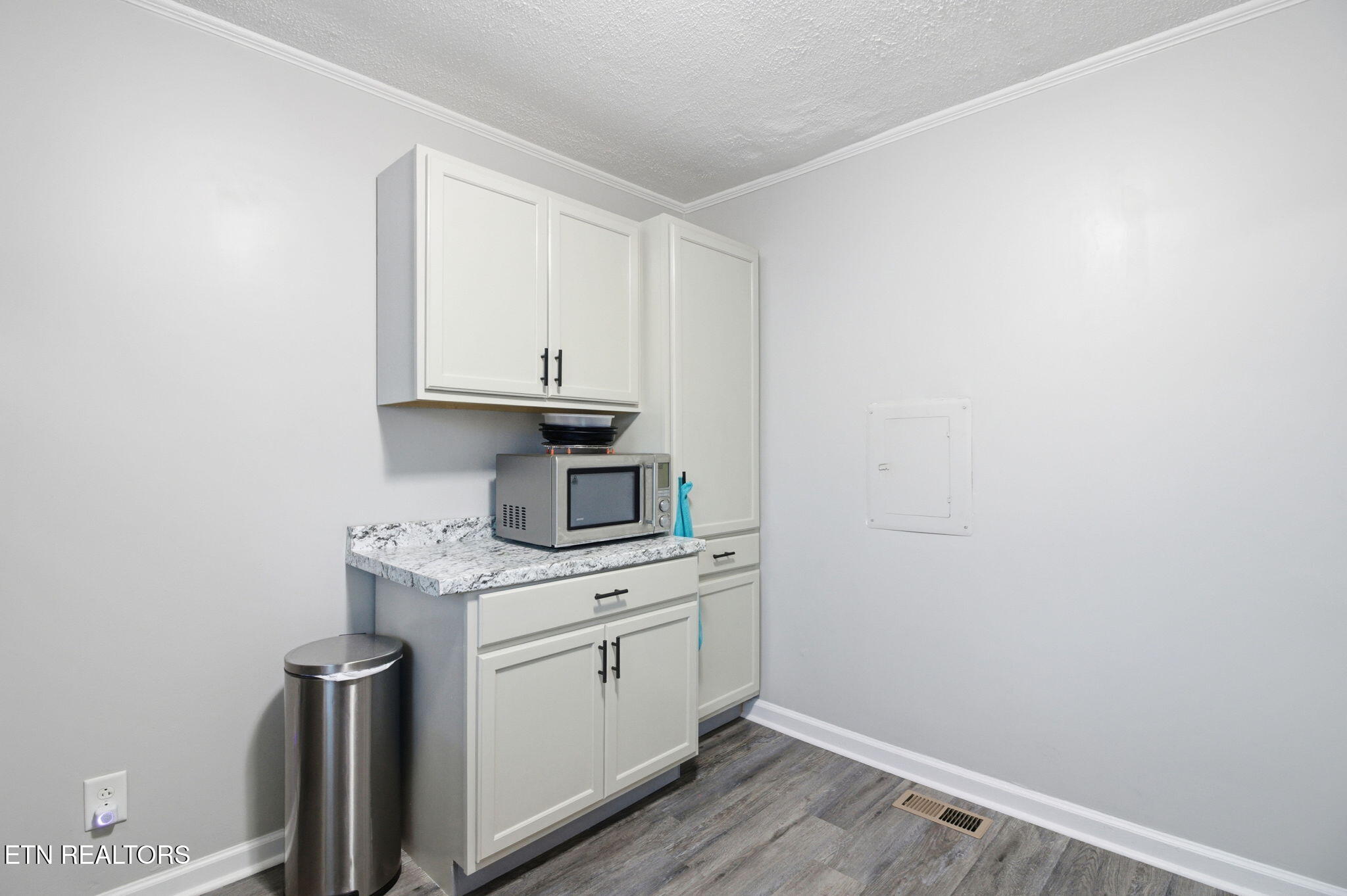 311 Alabama Avenue Clinton, TN 37716 - Photo 28 of 43 22-web-or-mls-DZ3A9693