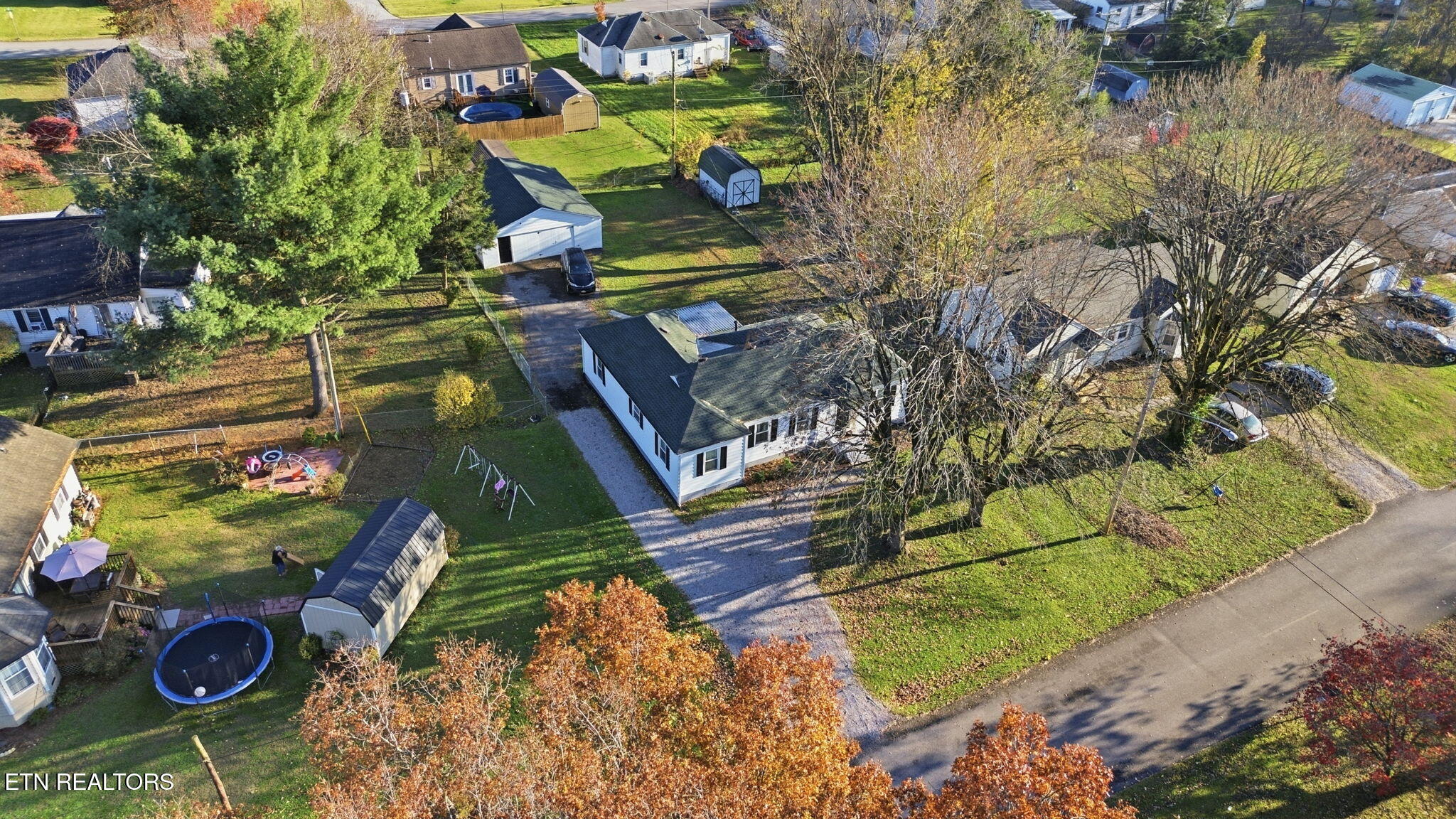 311 Alabama Avenue Clinton, TN 37716 - Photo 36 of 43 30-web-or-mls-DJI_0097