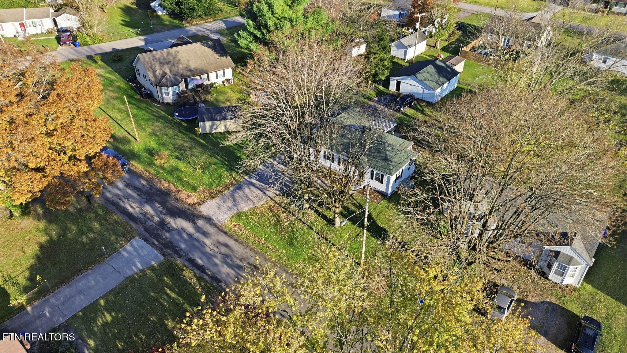 311 Alabama Avenue Clinton, TN 37716 - Photo 37 of 43 31-web-or-mls-DJI_0103