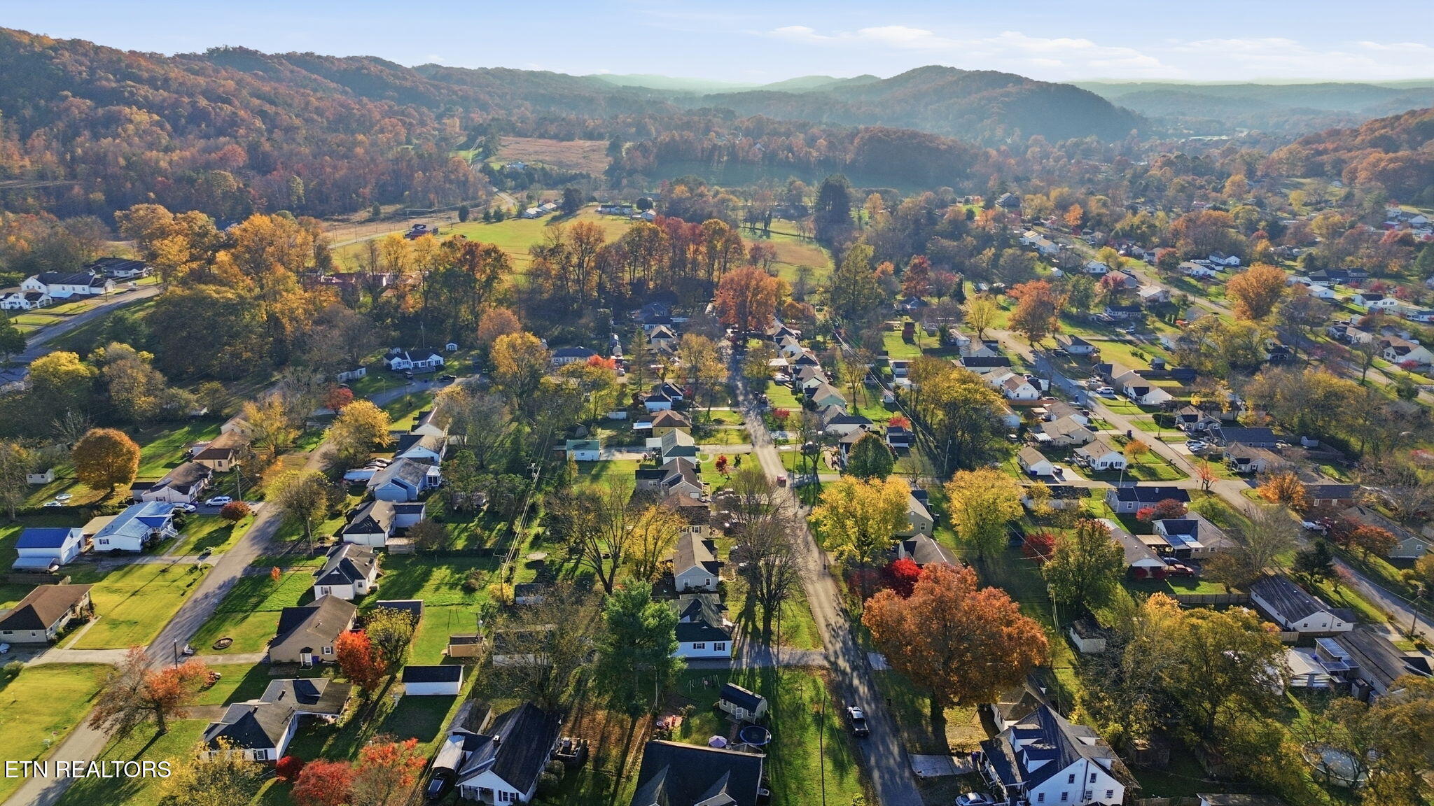 311 Alabama Avenue Clinton, TN 37716 - Photo 40 of 43 34-web-or-mls-DJI_0124