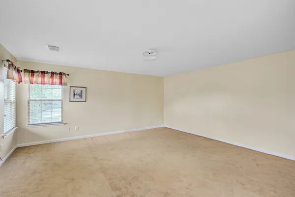 a view of empty room with window