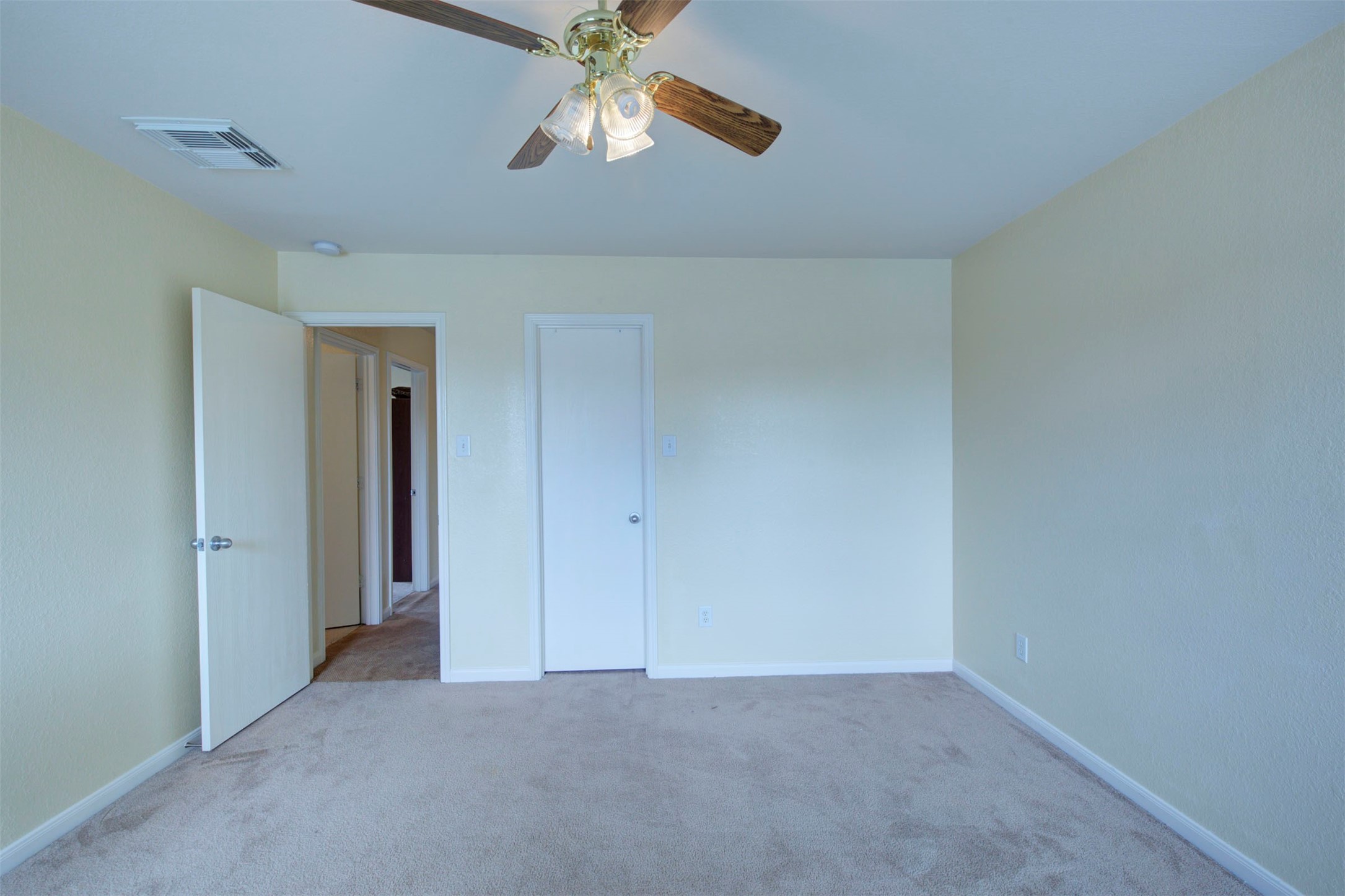 29642 Legends Green Drive Spring, TX 77386 - Photo 40 of 44 a view of an empty room and chandelier fan