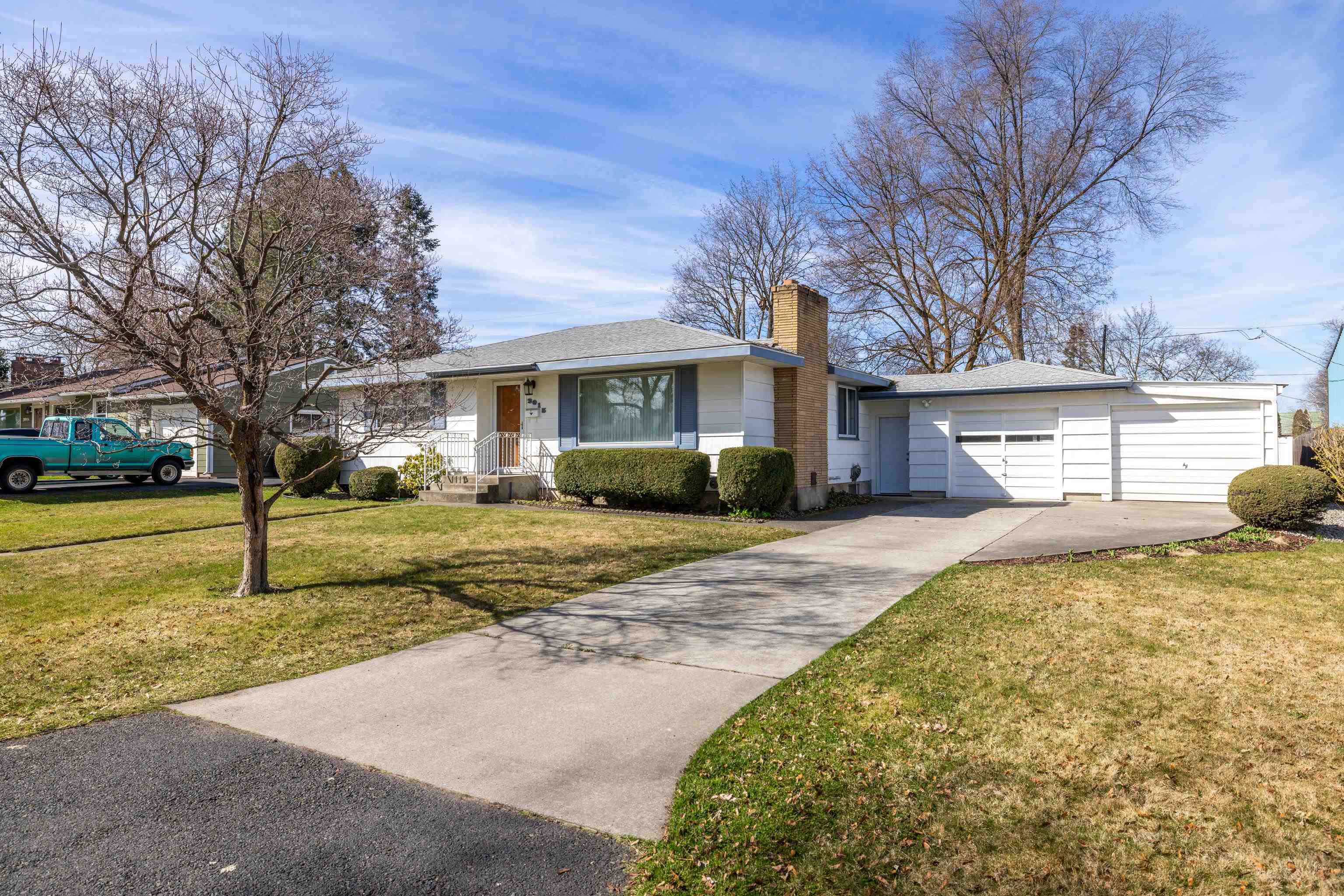 3015 North Maple Road Millwood, WA 99206 - Photo 4 of 50 Gallery Image 4
