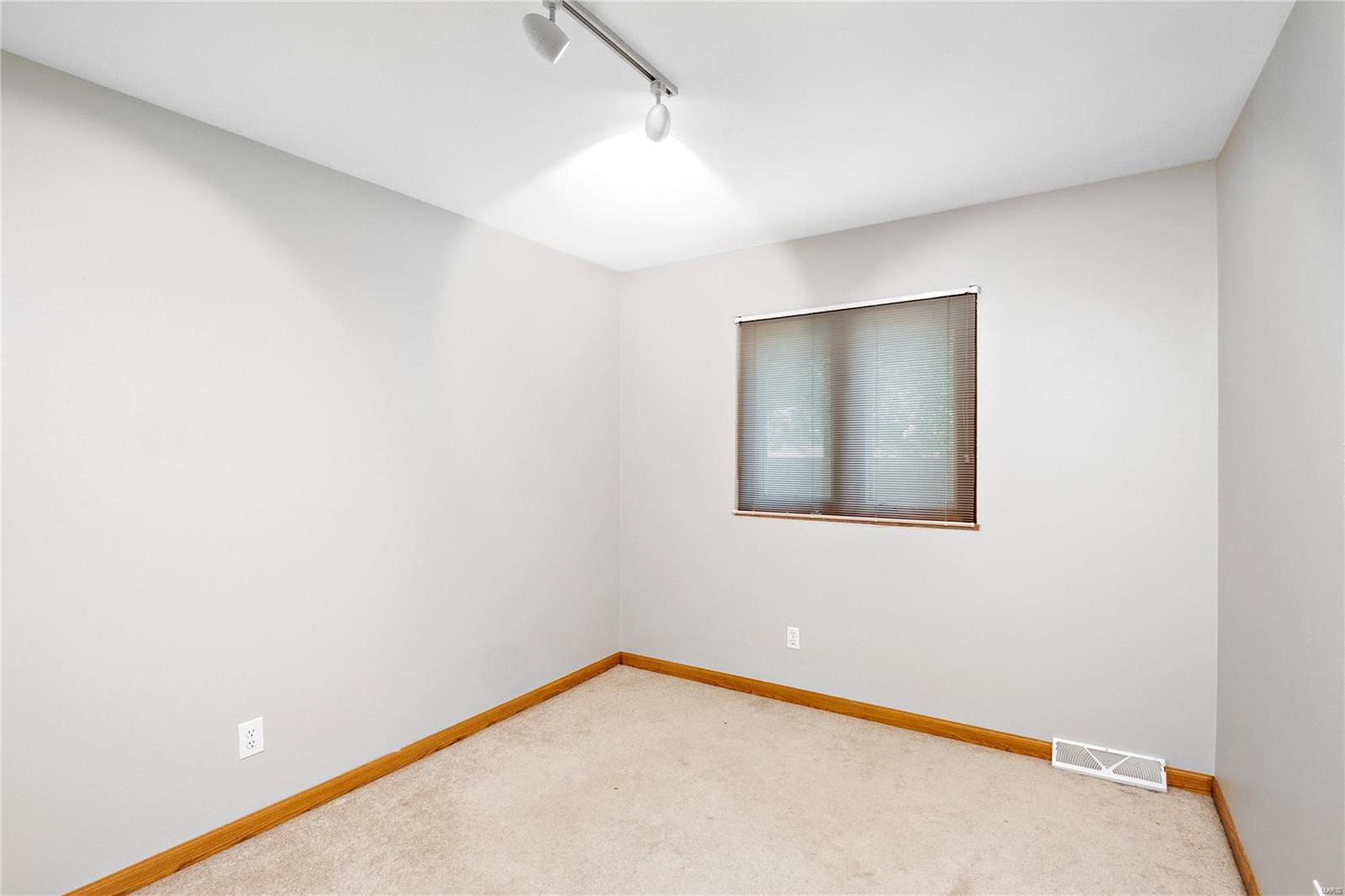 61 Roland Avenue Ballwin, MO 63021 - Photo 12 of 26 Gallery Image 12