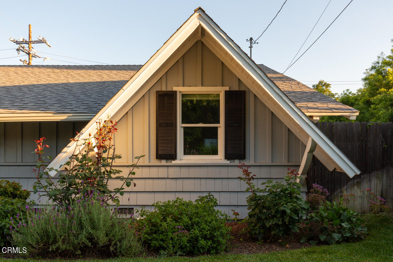 4105 Aralia Road Altadena, CA 91001 - Photo 3 of 41 a view of house with background space