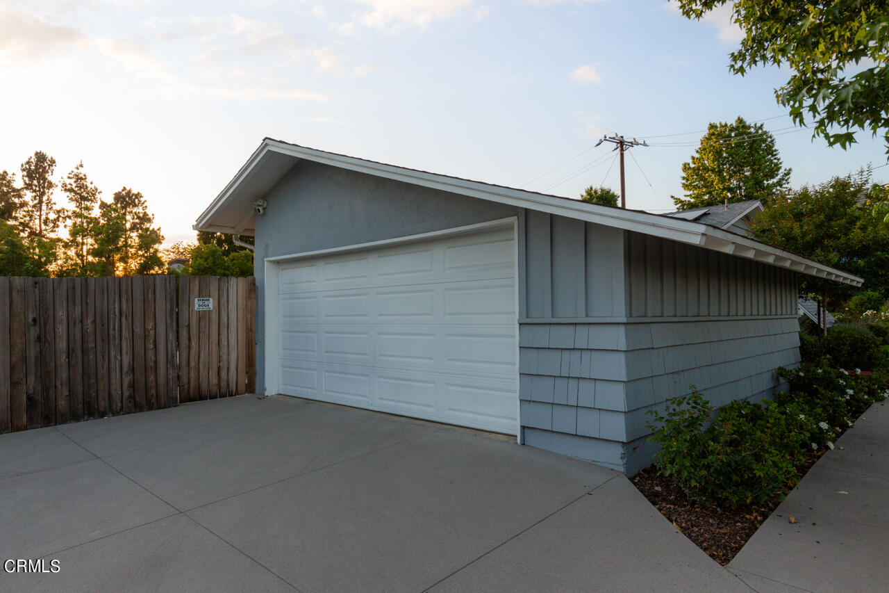 4105 Aralia Road Altadena, CA 91001 - Photo 34 of 41 a backyard of a house
