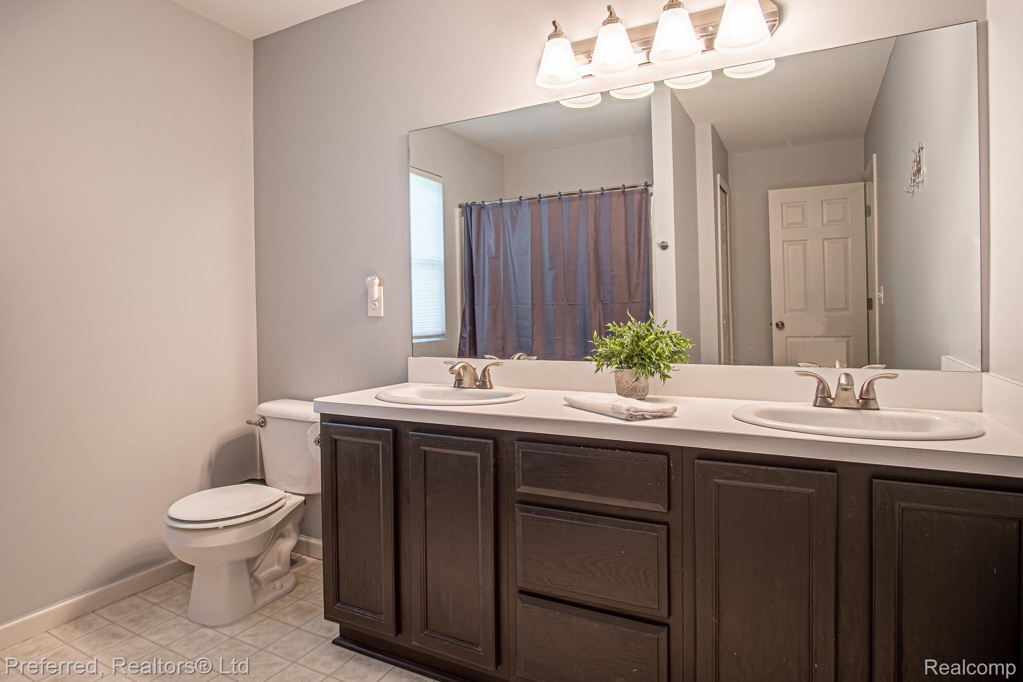 2423 Bull Run Road Oxford, MI 48371 - Photo 15 of 38 20 copy.jpg