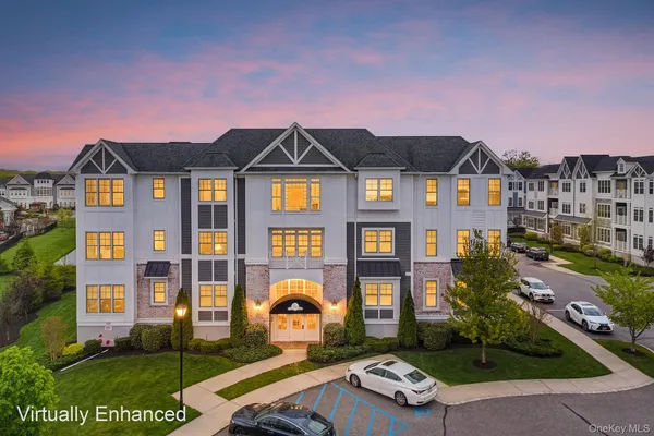 $1,075,000 | 12103 Aspenwood Drive, Plainview, NY 11803
