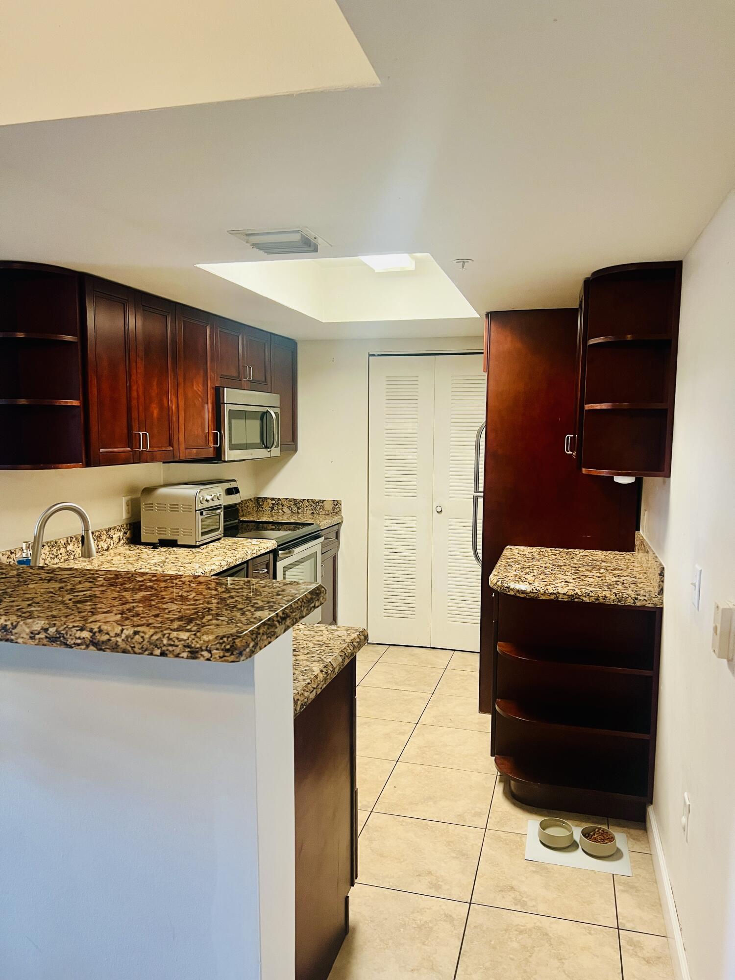 5025 Wiles Road, Unit 305 Coconut Creek, FL 33073 - Photo 6 of 22 Kitchen