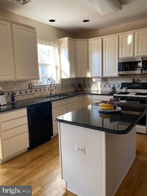 8 Stonehedge Drive East Windsor, NJ 08520 - Photo 11 of 47 Center Island 42" cabinets & Pantry