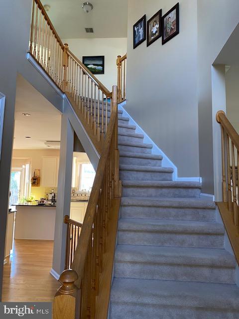 8 Stonehedge Drive East Windsor, NJ 08520 - Photo 4 of 47 open foyer hardwood floors
