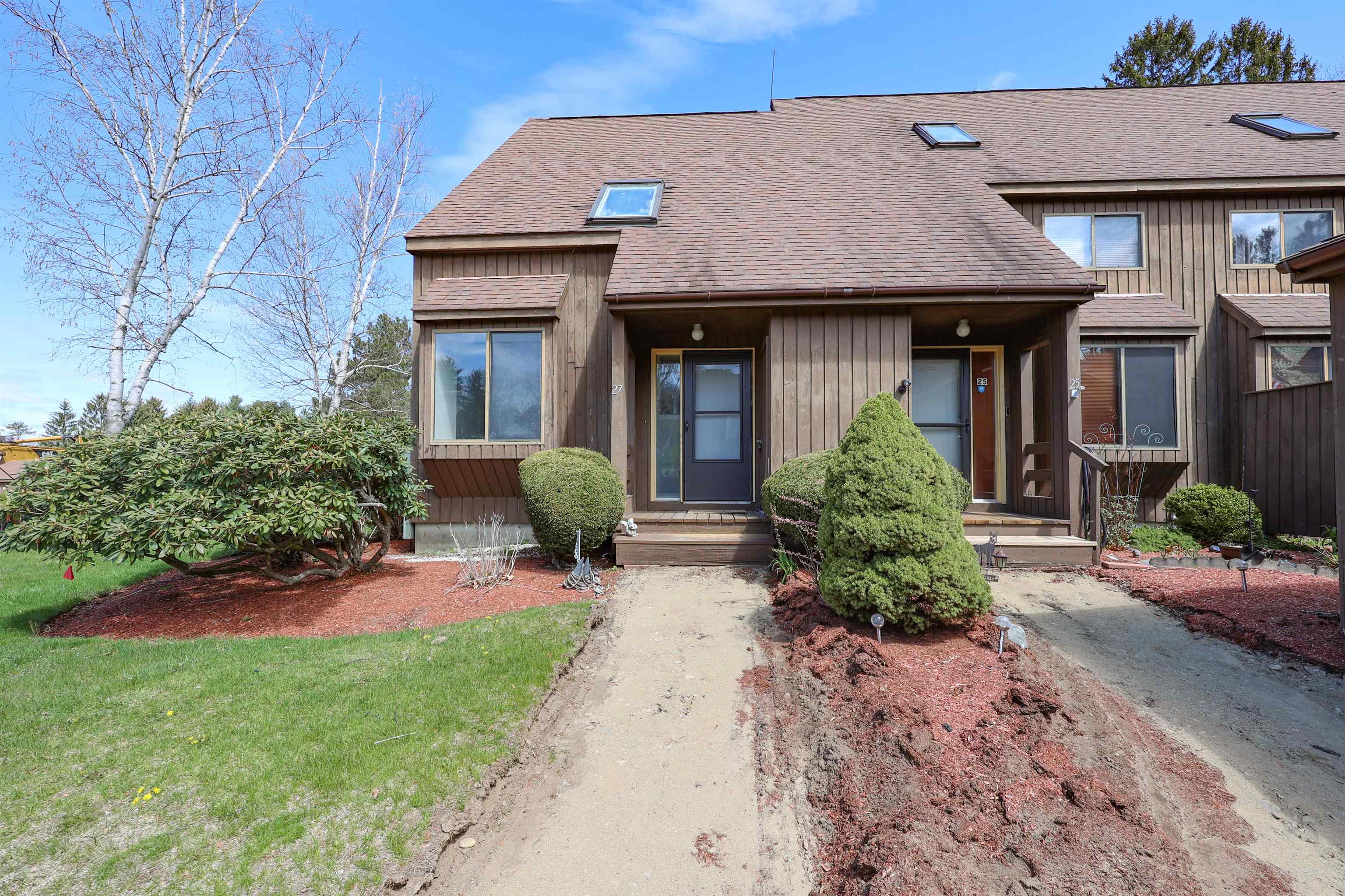 27 Spring Cove Road Nashua, NH 03062 - Photo 1 of 35