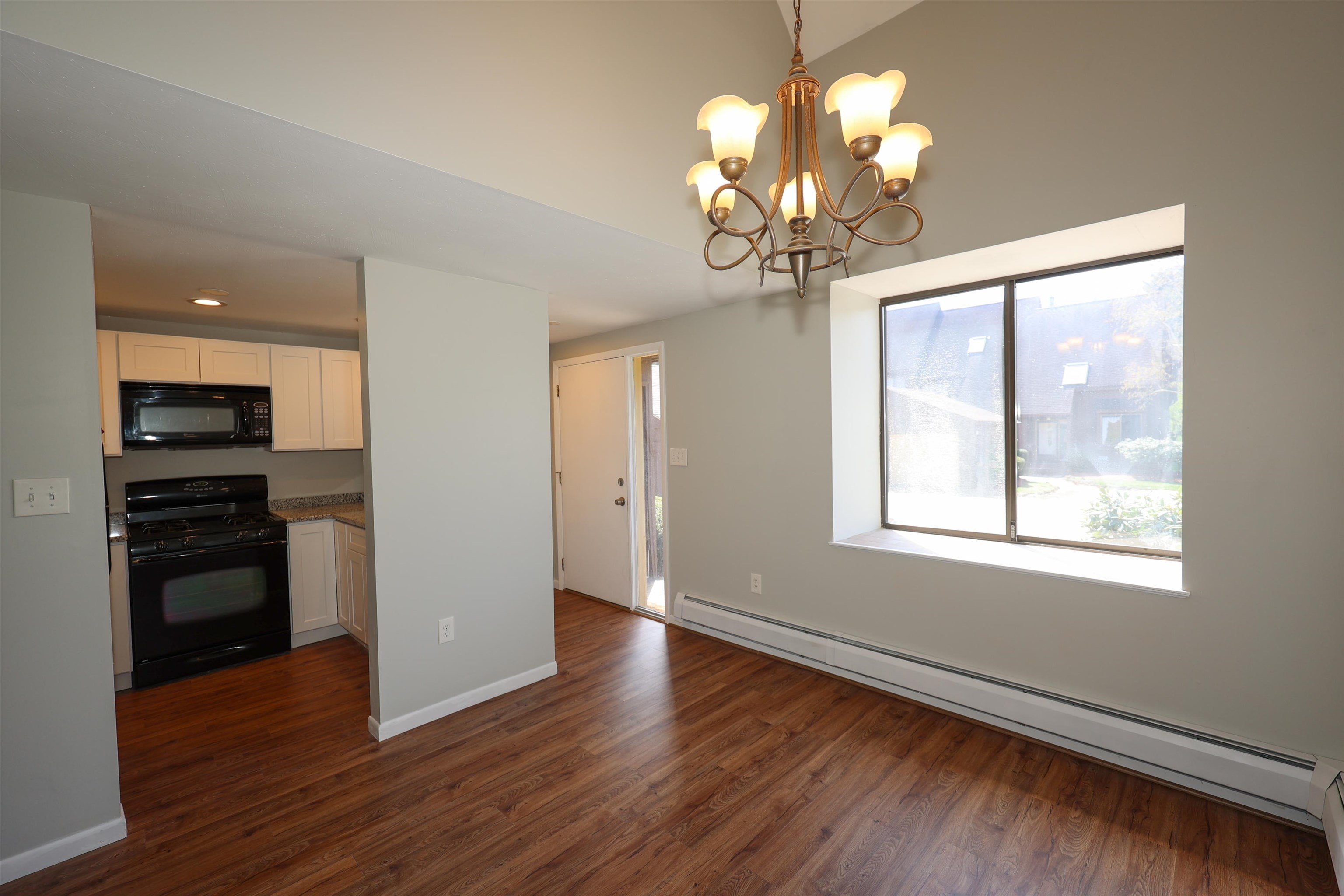 27 Spring Cove Road Nashua, NH 03062 - Photo 3 of 35