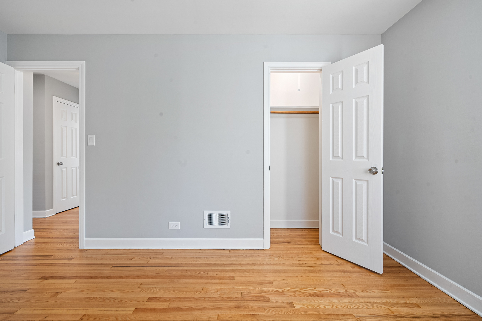 604 Dodge Avenue Evanston, IL 60202 - Photo 14 of 26 a view of an empty room with wooden floor