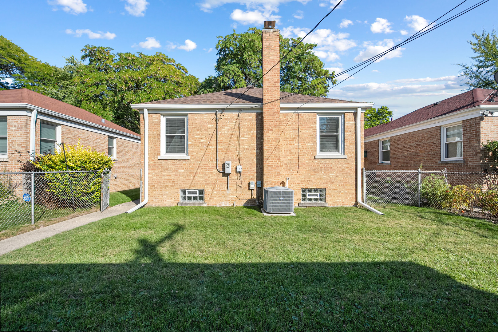 604 Dodge Avenue Evanston, IL 60202 - Photo 25 of 26 a view of a house with a backyard