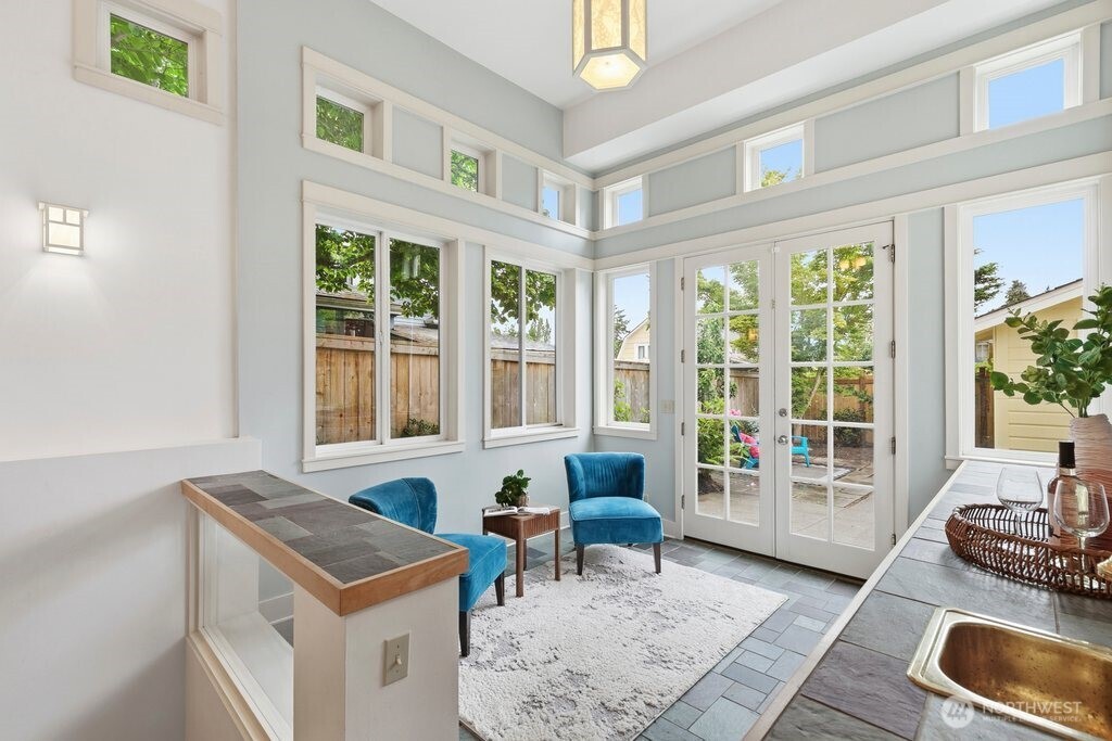 108 North 54th Street Seattle, WA 98103 - Photo 10 of 36
