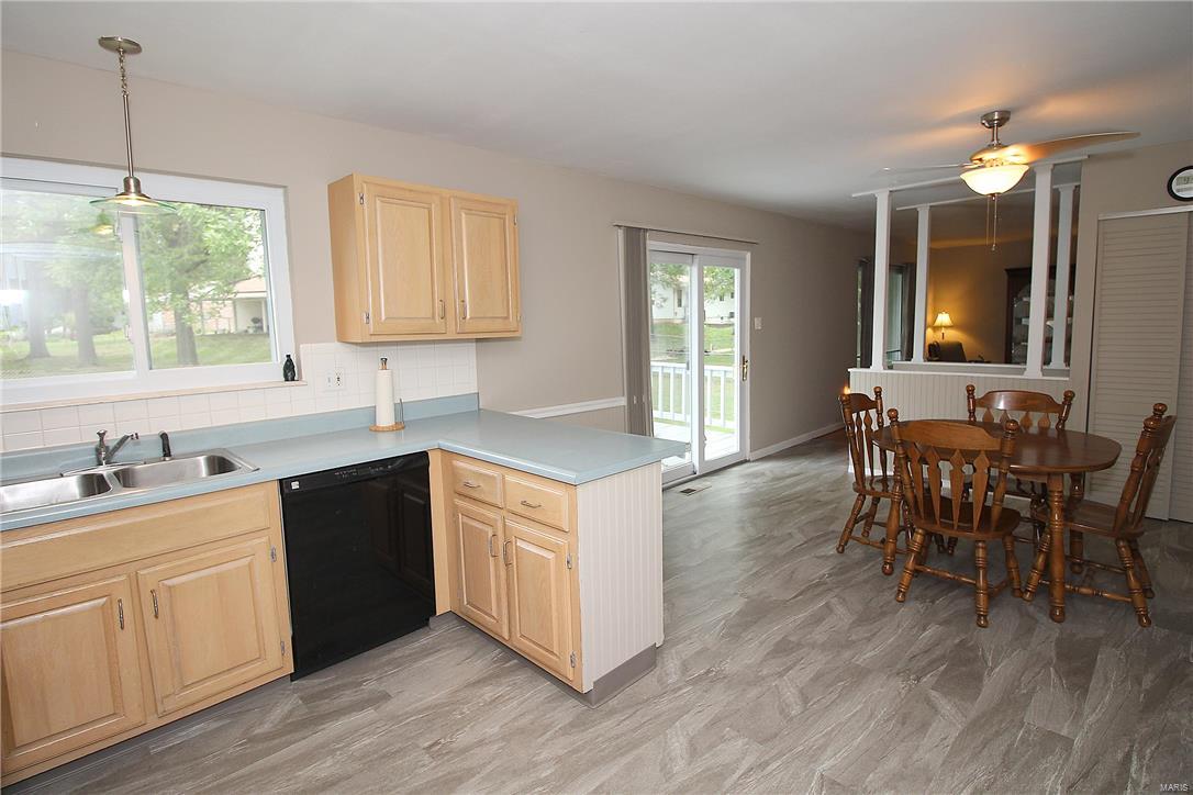 2327 England Town Road St. Louis, MO 63129 - Photo 12 of 37