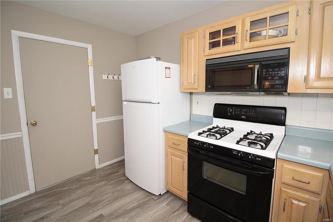 2327 England Town Road St. Louis, MO 63129 - Photo 13 of 37