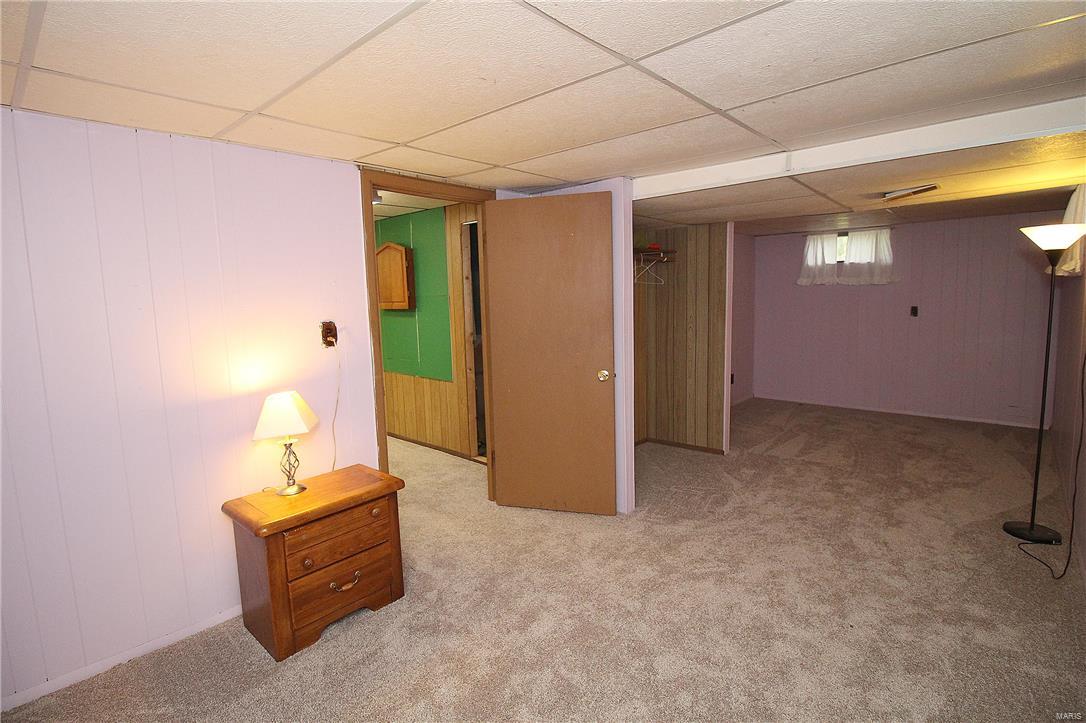 2327 England Town Road St. Louis, MO 63129 - Photo 28 of 37