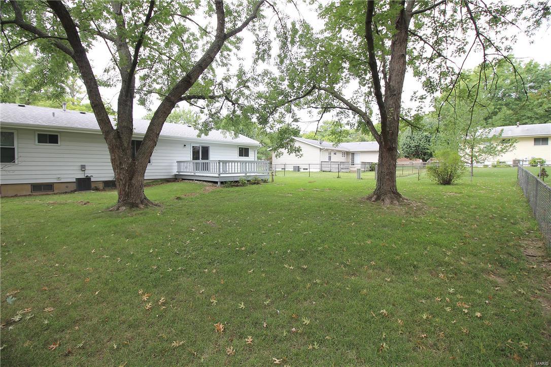 2327 England Town Road St. Louis, MO 63129 - Photo 35 of 37