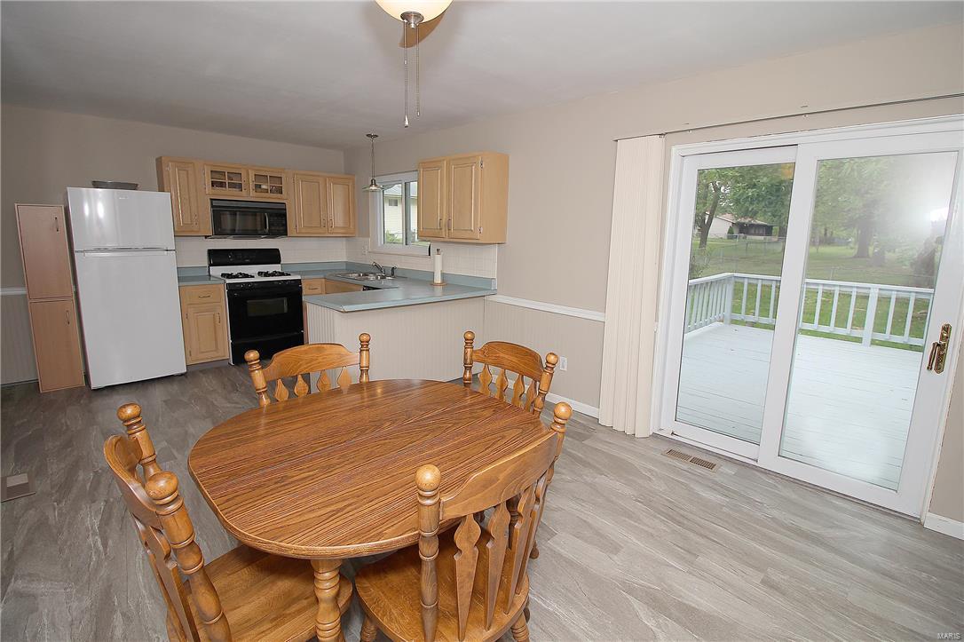 2327 England Town Road St. Louis, MO 63129 - Photo 9 of 37