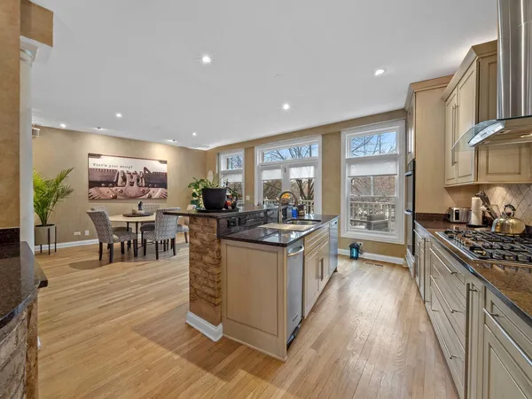 $7,500 | 2048 Valor Court, Glenview, IL 60026