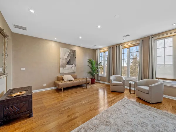 $7,500 | 2048 Valor Court, Glenview, IL 60026