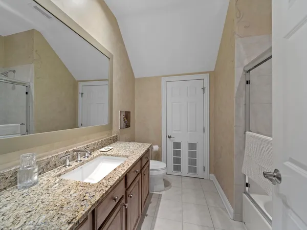 $7,500 | 2048 Valor Court, Glenview, IL 60026