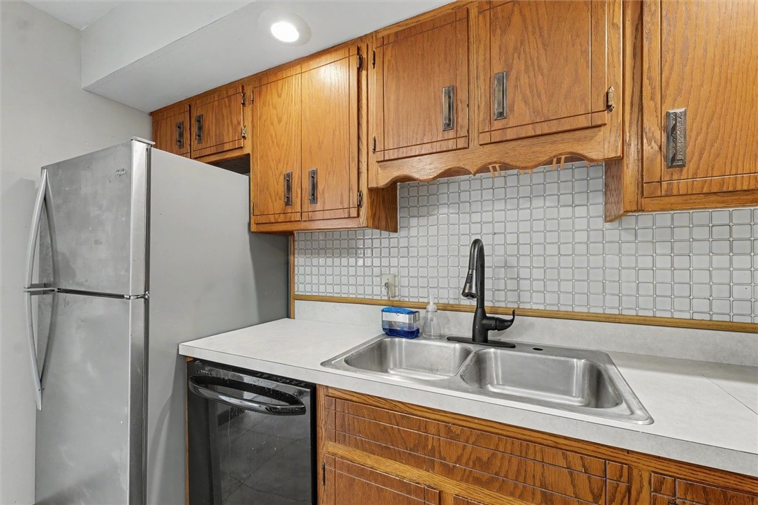 2123 East Mill Stone Road Decatur, IL 62526 - Photo 9 of 22 Gallery Image 9
