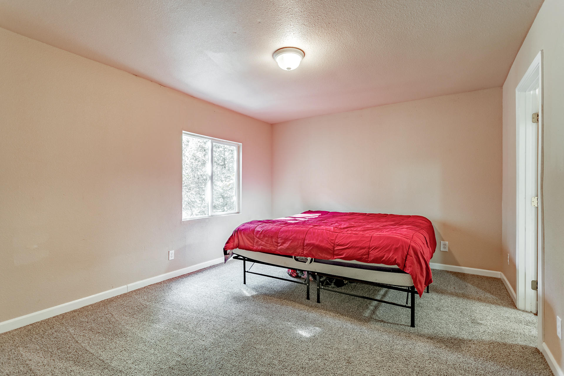 33300 Plateau Pines Road Shingletown, CA 96088 - Photo 5 of 15 28 master bed