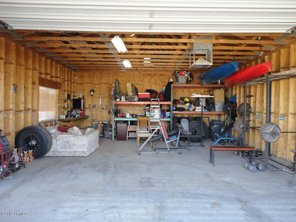 2001 East Weldon Avenue Phoenix, AZ 85016 - Photo 4 of 6 Weldon Garage