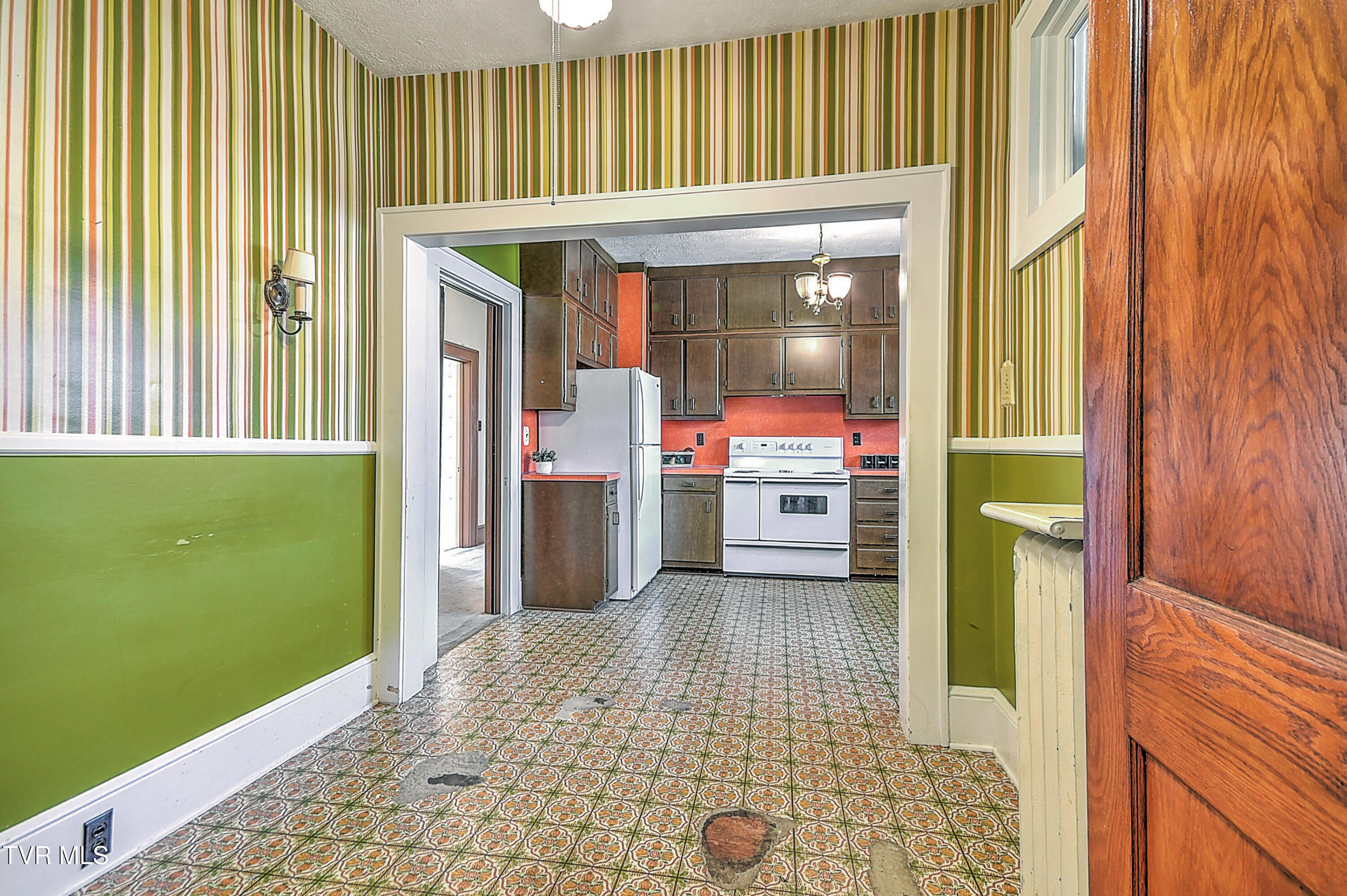 724 Park Street Bristol, VA 24201 - Photo 12 of 35 724 Park St KK-20