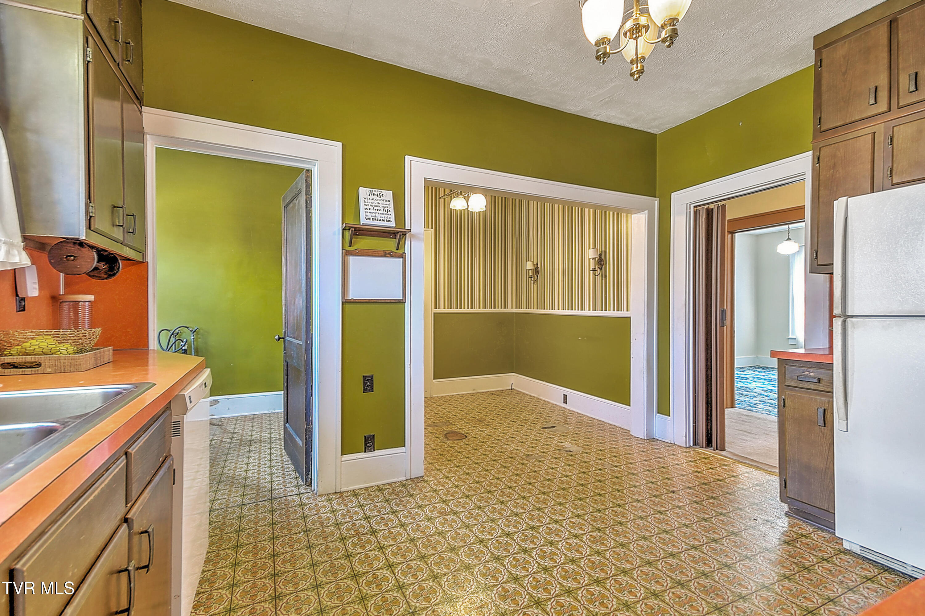 724 Park Street Bristol, VA 24201 - Photo 16 of 35 724 Park St KK-25