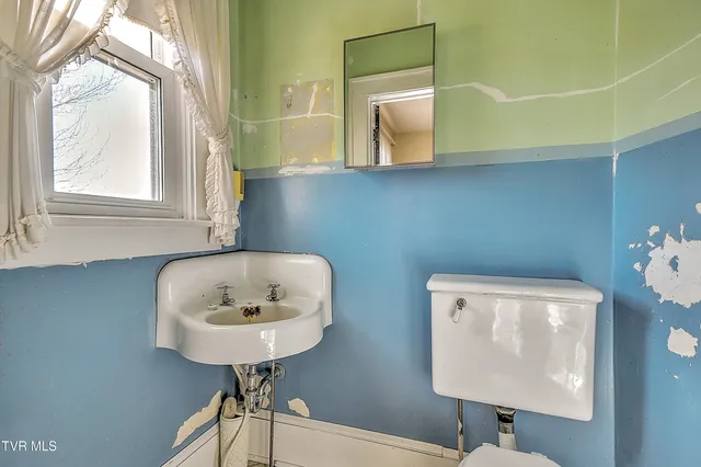 $229,000 | 724 Park Street, Bristol, VA 24201