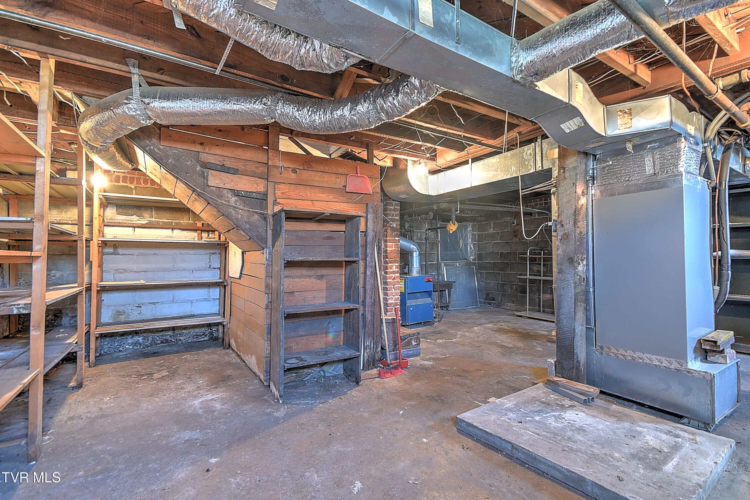 724 Park Street Bristol, VA 24201 - Photo 31 of 35 724 Park St KK-46