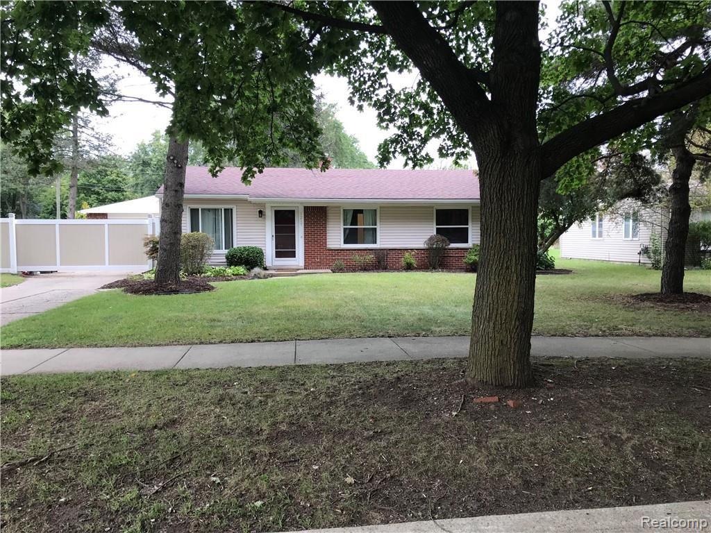 1217 Avon Manor Road Rochester Hills, MI 48307 - Photo 1 of 15