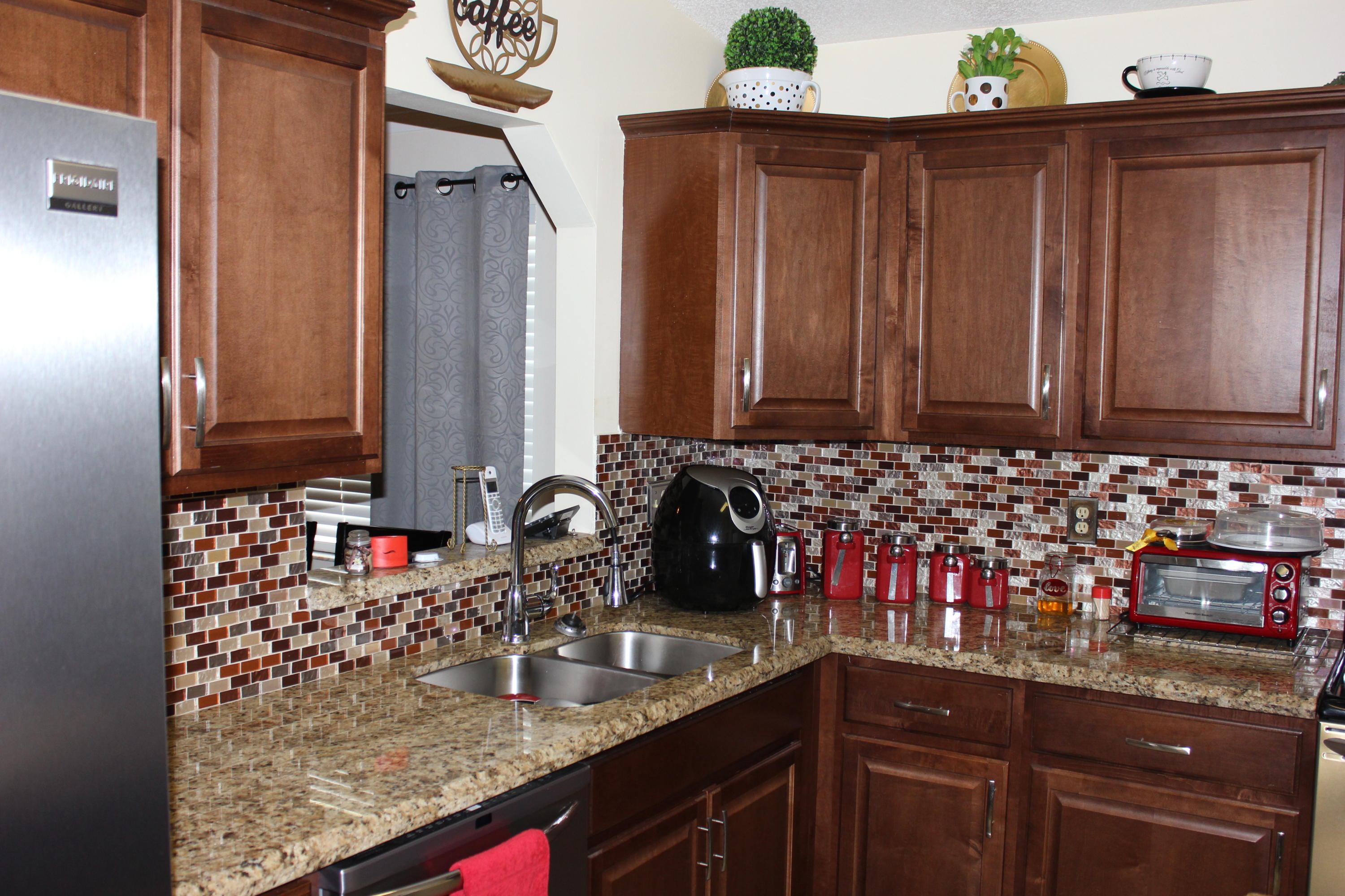 1041 West 10th Street Riviera Beach, FL 33404 - Photo 3 of 14 Beautiful Kitchen