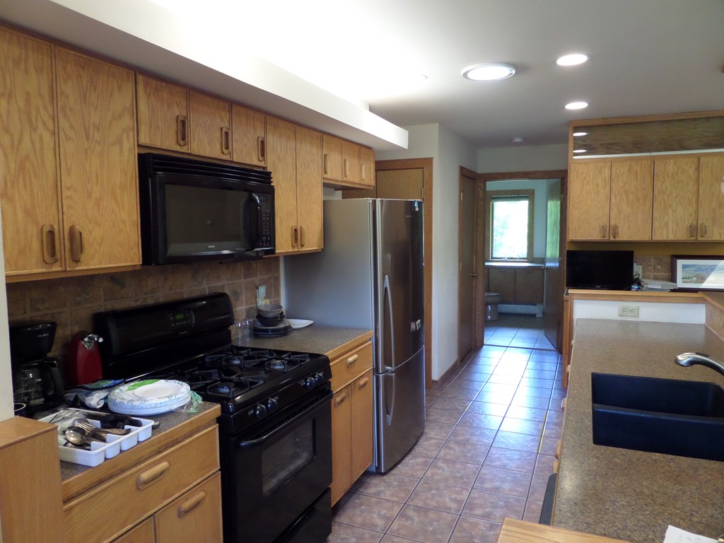 15 Montgomery Road Huntington, MA 01050 - Photo 4 of 30