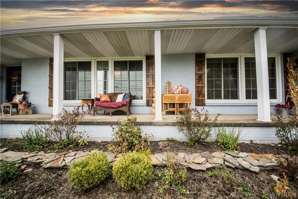 $650,000 | 9250 Greiner Road, Clarence, NY 14031